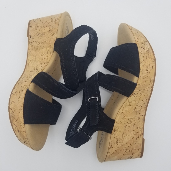NWOT 9.5W Wide Clarks Rose Way Crisscross Platform Wedge Sandals, Black Suede - Picture 16 of 16